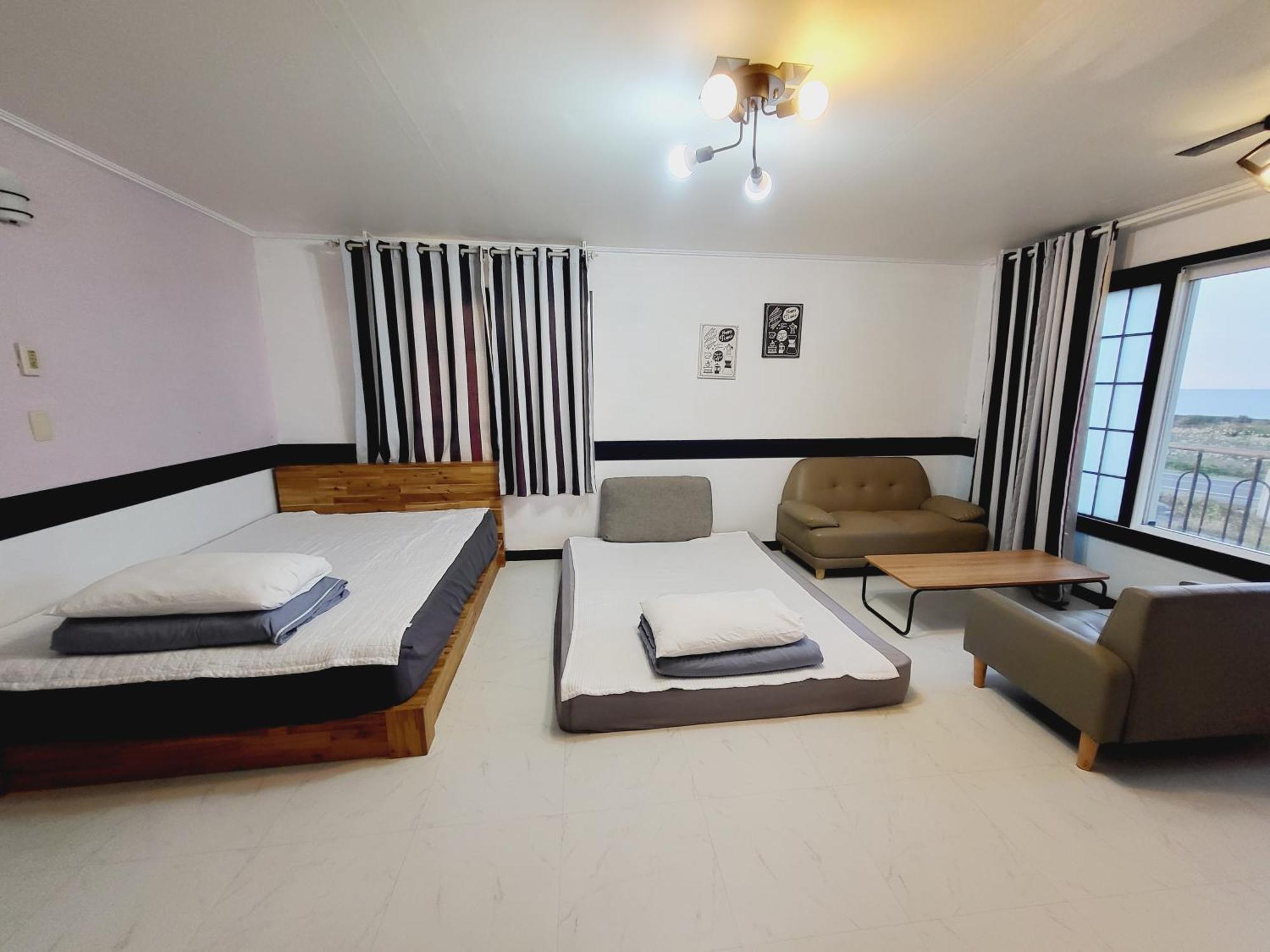 Morning Beach Pension Чеджу Екстериор снимка